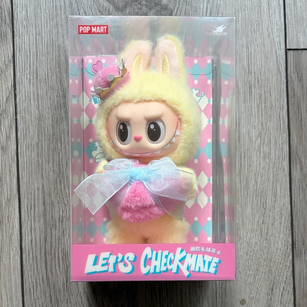 POP MART Let's Checkmate Labubu